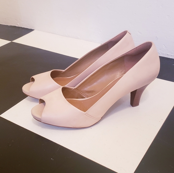 Clarks Shoes - Clarks Light Pink Peep Toe Pumps